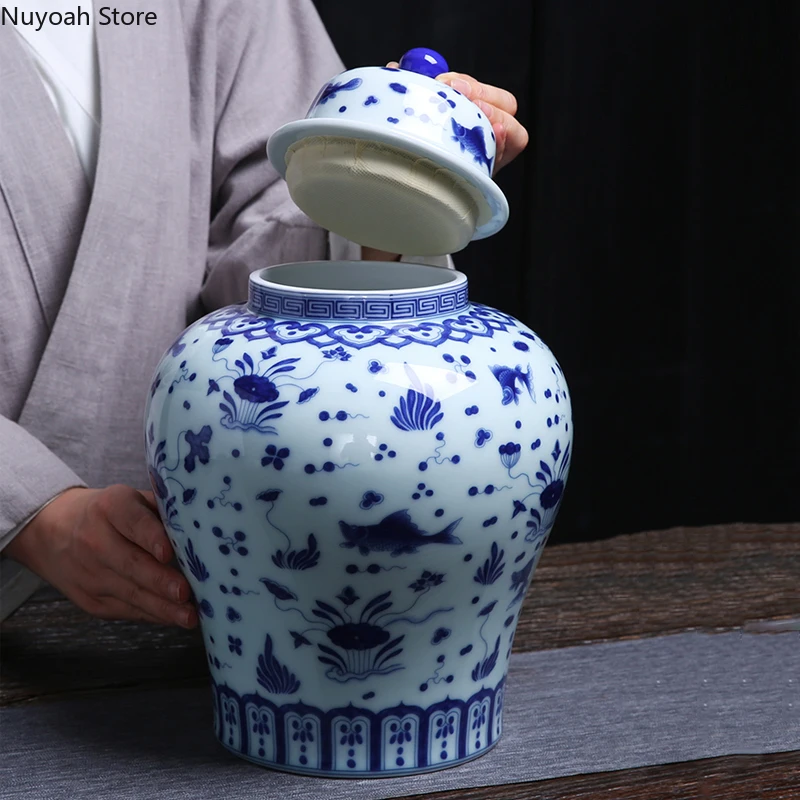 Chinese Style Ceramic Storage Jar Decoration Blue and White Porcelain Retro Tea Jar Large-capacity Household Decorative Jar
Chinese Style Ceramic Storage Jar Decoration Blue and White Porcelain Retro Tea Jar Large-capacity Household Decorative Jar