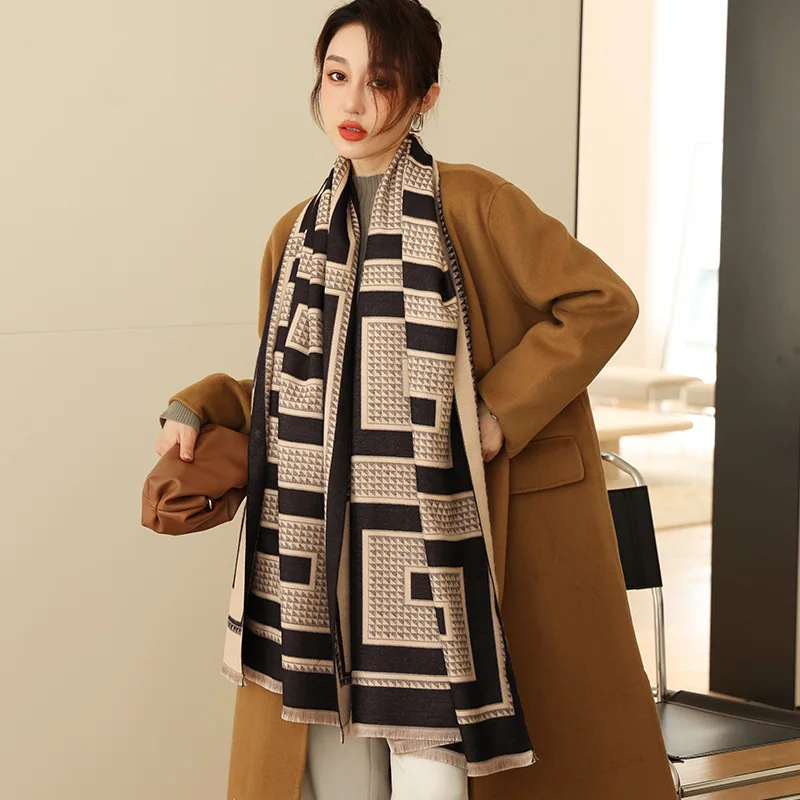 New Woman Fashion European And American Style lattice Pattern Printing Imitation Cashmere Shawl Multifunction Warm Scarf Gift
New Woman Fashion European And American Style lattice Pattern Printing Imitation Cashmere Shawl Multifunction Warm Scarf Gift