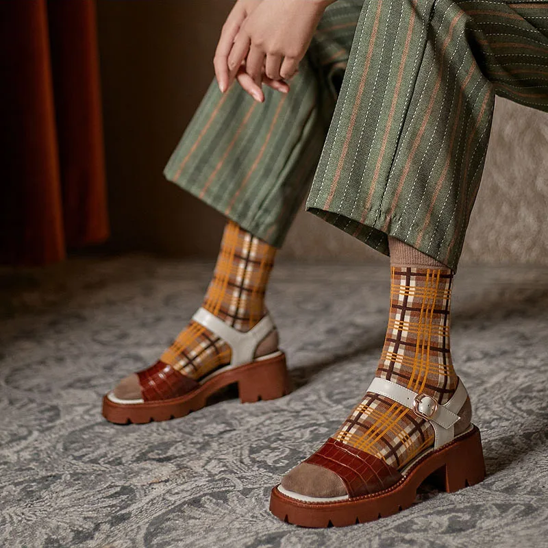 Platform Shoes Women Genuine Cow Leather Sandals For Women Shoes 2021 Summer Open-Toed Mid-Heel Patent Leather Sandals Women’s
Platform Shoes Women Genuine Cow Leather Sandals For Women Shoes 2021 Summer Open-Toed Mid-Heel Patent Leather Sandals Women’s