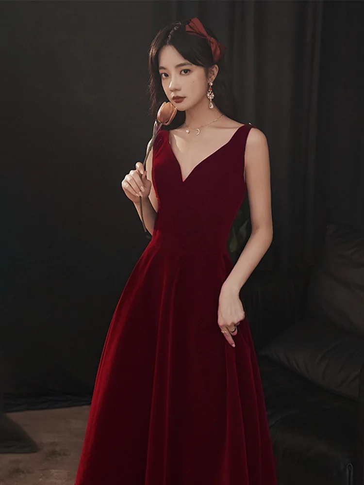 Velour Burgundy Backless Mid-length Wedding Dresses Women V-Neck Sleeveless A-line Formal Dress Toast Clothing
Velour Burgundy Backless Mid-length Wedding Dresses Women V-Neck Sleeveless A-line Formal Dress Toast Clothing