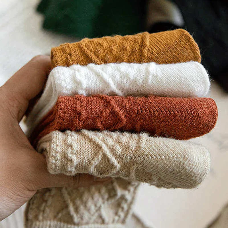 Winter Socks Cashmere Wool Woman Socks Solid Style Harajuku Retro Long Socks Women Girls Thermal Vintage Streetwear Sock
Winter Socks Cashmere Wool Woman Socks Solid Style Harajuku Retro Long Socks Women Girls Thermal Vintage Streetwear Sock