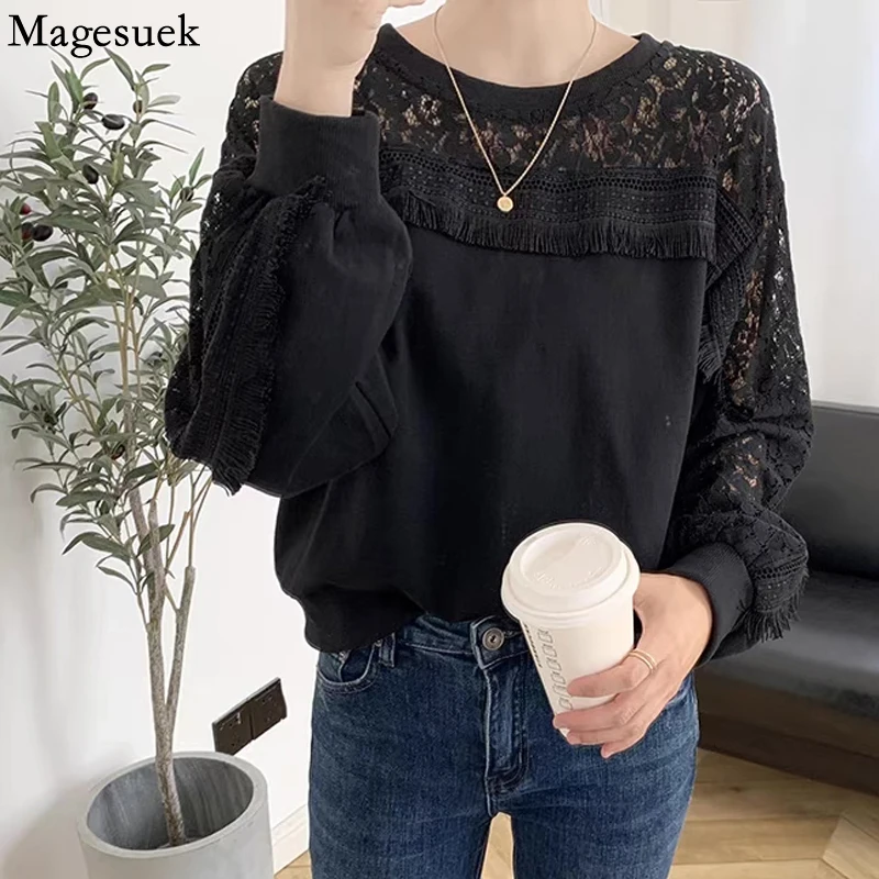 Hollow Embroidery Lace Stitching Blouse Women Long Sleeve T-shirt Autumn Vintage O-neck Shirt Loose Elegant Top Blusas 16981
Hollow Embroidery Lace Stitching Blouse Women Long Sleeve T-shirt Autumn Vintage O-neck Shirt Loose Elegant Top Blusas 16981