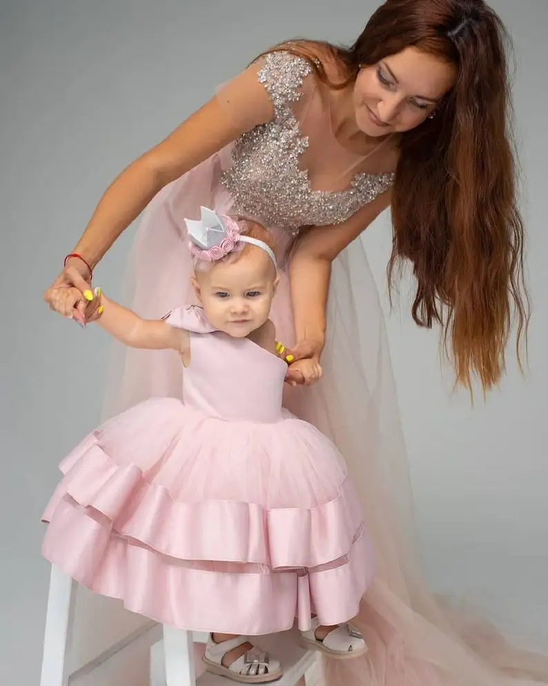 Mom And Girls Princess Ball Gowns Custom Pink Birthday Party Dresses Ball Gowns Pink Sleeveless
Mom And Girls Princess Ball Gowns Custom Pink Birthday Party Dresses Ball Gowns Pink Sleeveless