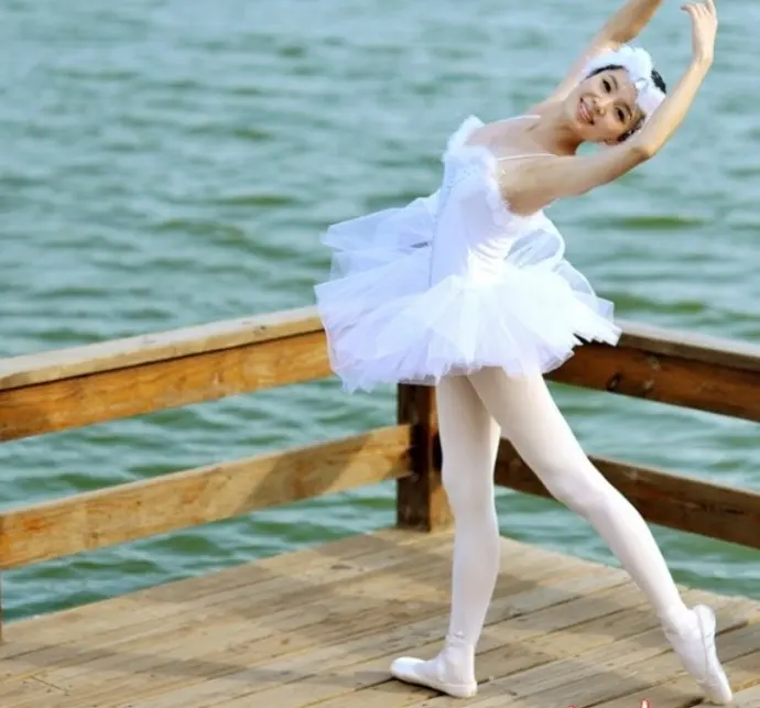 New Professional Ballet Tutus Swan lake Adult Ballet Dance Clothes Tutu Skirt Women Ballerina Dress for Party Dance Costume
New Professional Ballet Tutus Swan lake Adult Ballet Dance Clothes Tutu Skirt Women Ballerina Dress for Party Dance Costume