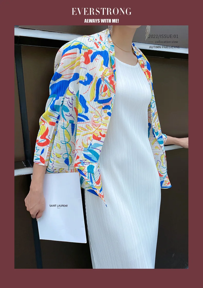 HOT SELLING Fashionable joker fold three quarter print coat single button turn-down collar coat IN STOCK
HOT SELLING Fashionable joker fold three quarter print coat single button turn-down collar coat IN STOCK