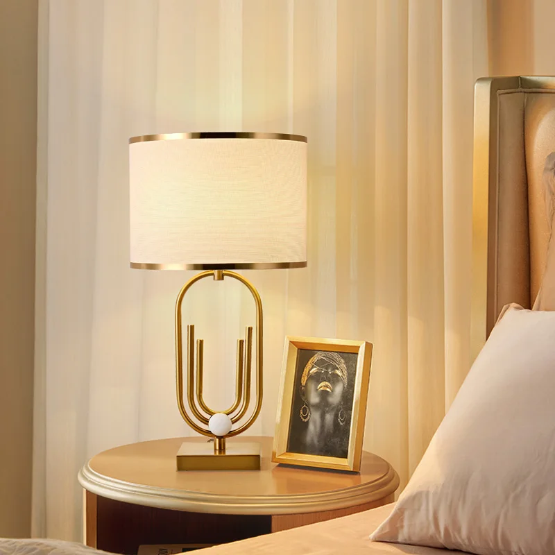 Bedroom Light Luxury High End Bedside Table Lamp American New Chinese Style Wedding Desk Lamps Room Fixture Creative Decorative
Bedroom Light Luxury High End Bedside Table Lamp American New Chinese Style Wedding Desk Lamps Room Fixture Creative Decorative