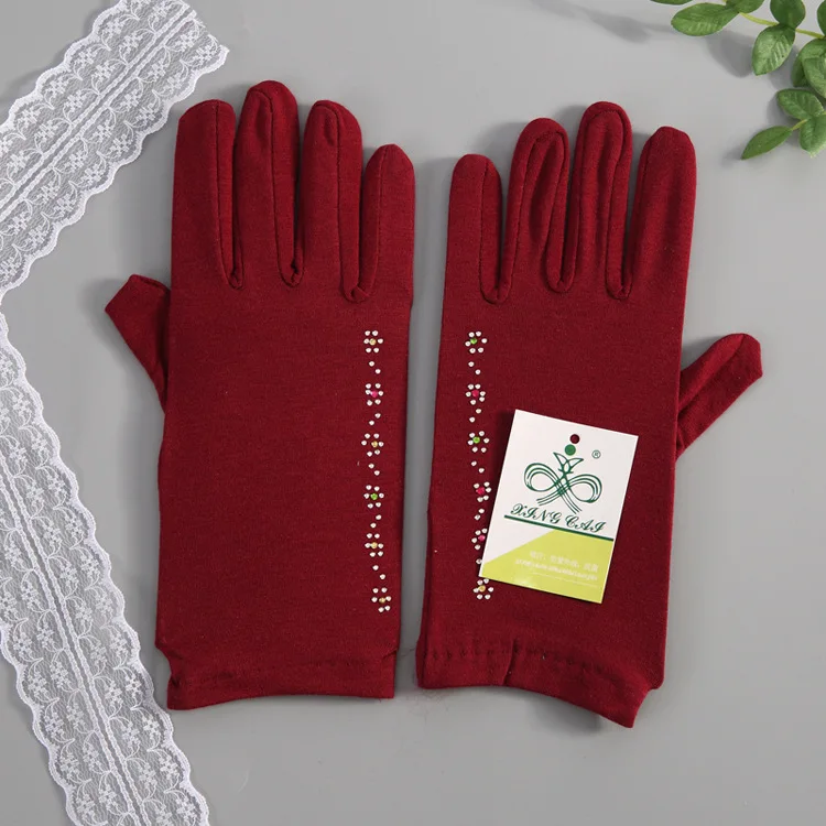 Mingli Tengda Women Cotton Bridal Gloves Thin Plush Warm Autumn Lovely Winter Bride Wedding Accessories Bruid Short Gloves
Mingli Tengda Women Cotton Bridal Gloves Thin Plush Warm Autumn Lovely Winter Bride Wedding Accessories Bruid Short Gloves
