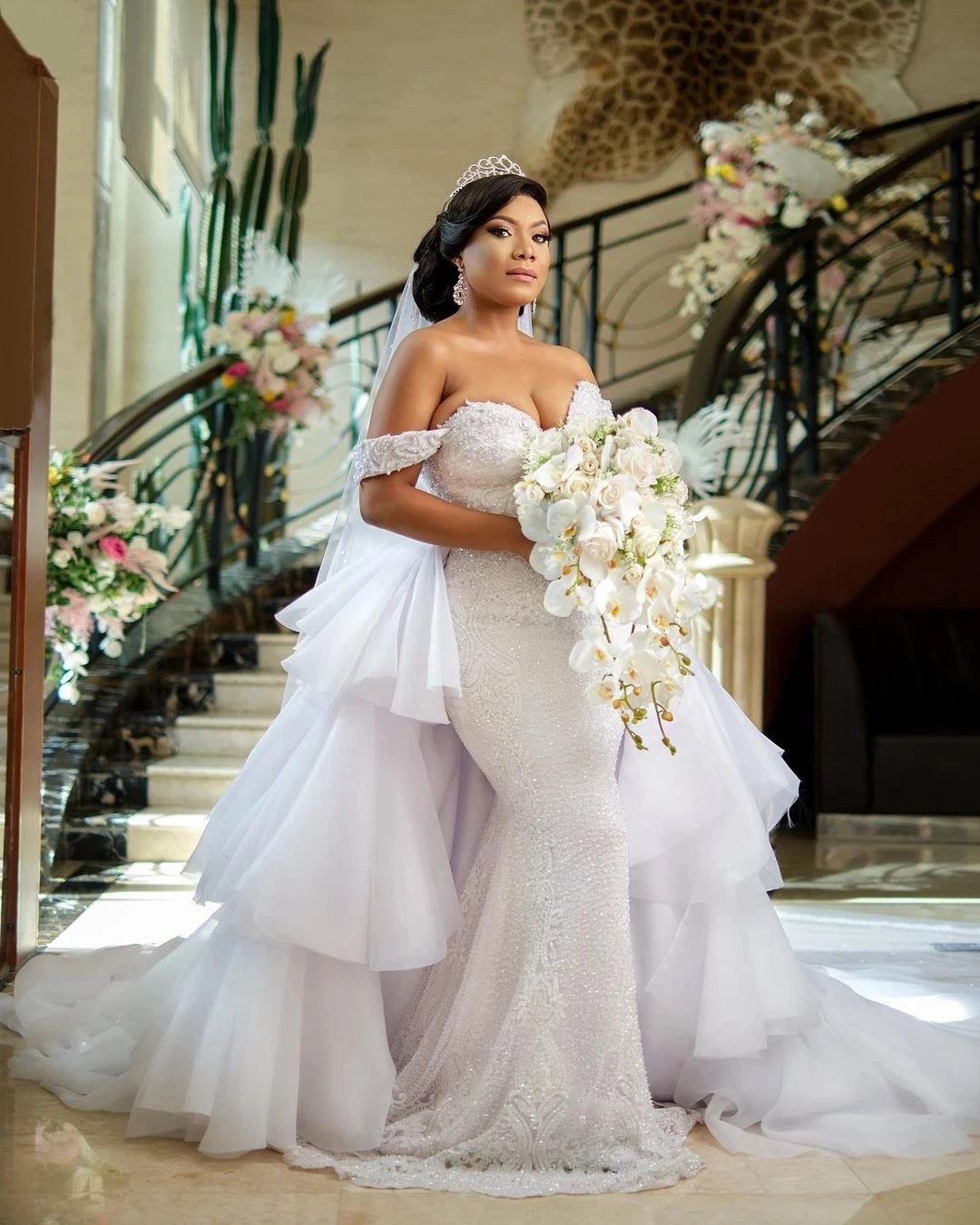 Mermaid Wedding Dresses With Tiered Tulle Train Cap Sleeves Sweetheart Lace Beaded Plus Size Bridal Wedding Gown
Mermaid Wedding Dresses With Tiered Tulle Train Cap Sleeves Sweetheart Lace Beaded Plus Size Bridal Wedding Gown