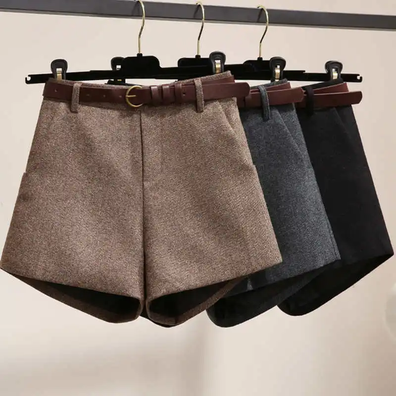 Women's Autumn Winter Woolen Shorts Black Gray High Waist Casual Shorts Korean Fashion Office Ladies Wool Wide Leg Shorts C7621
Women's Autumn Winter Woolen Shorts Black Gray High Waist Casual Shorts Korean Fashion Office Ladies Wool Wide Leg Shorts C7621