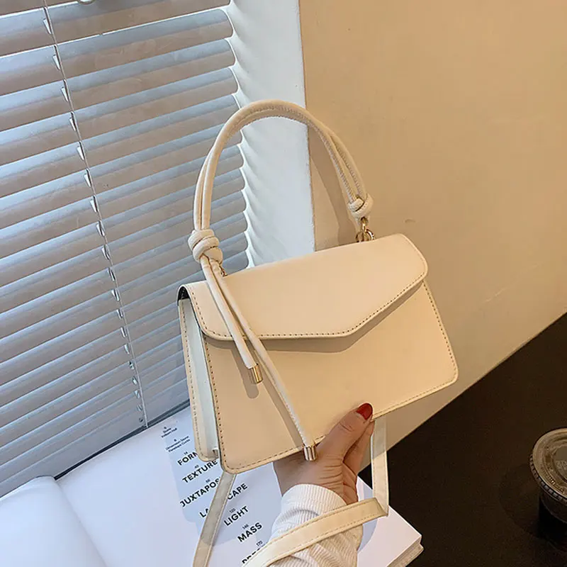 High Quality Soft Leather Shoulder Bags For Women 2021 Summer Designer Solid Color Female Handbags Simple Style Crossbody Bag
High Quality Soft Leather Shoulder Bags For Women 2021 Summer Designer Solid Color Female Handbags Simple Style Crossbody Bag