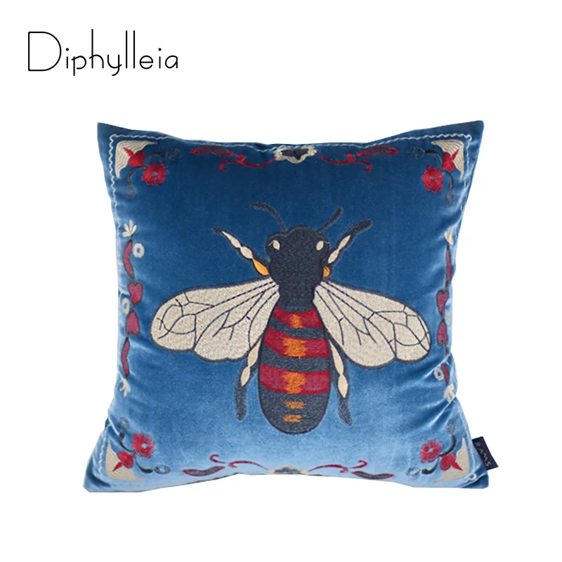 Diphylleia American Style Waist Pillow Cover Living Room Sofa Cushion Cover Rural Retro Bee Velvet Embroidered Coussin 50x50cm
Diphylleia American Style Waist Pillow Cover Living Room Sofa Cushion Cover Rural Retro Bee Velvet Embroidered Coussin 50x50cm