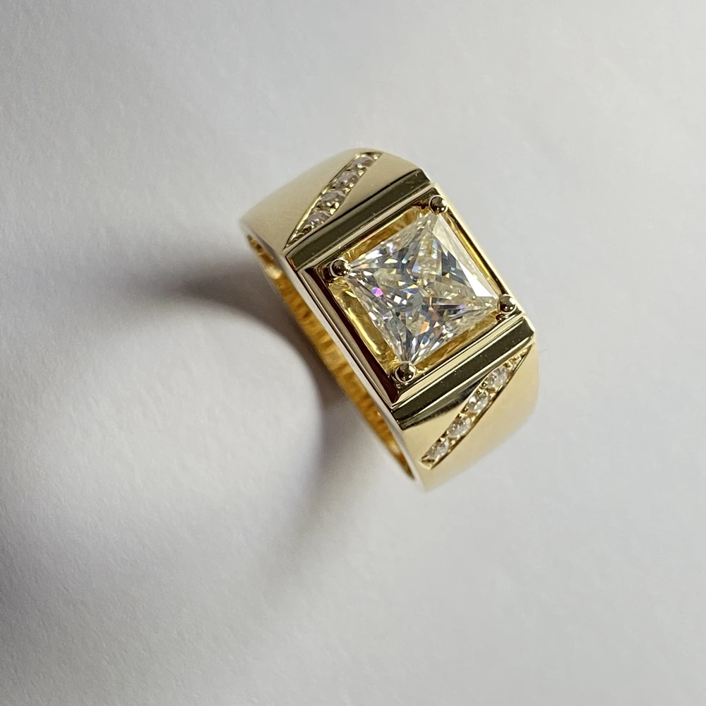 2cts Princess cut Classic Design loose Lab Moissanite diamond 18k yellow Gold engagement ring Diamond men women ring
2cts Princess cut Classic Design loose Lab Moissanite diamond 18k yellow Gold engagement ring Diamond men women ring