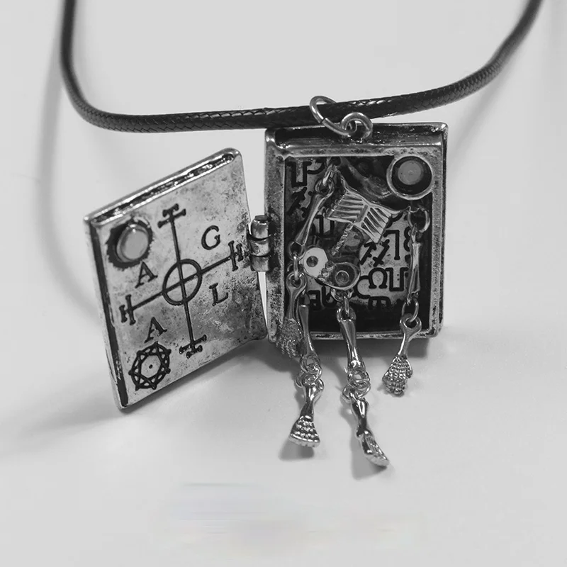 Retro Silver Color Magic Book Skull Necklace Gothic Style Men Women Leather Chain Necklace Punk Hip Hop Jewelry
Retro Silver Color Magic Book Skull Necklace Gothic Style Men Women Leather Chain Necklace Punk Hip Hop Jewelry