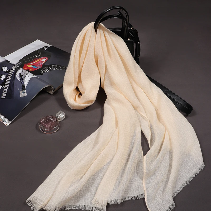 2022 Luxury Brand Female SIlk Scarves Design Plaid Blanket Women Silk Scarves Foulard Silk Satin Female Scarves bufanda hombre
2022 Luxury Brand Female SIlk Scarves Design Plaid Blanket Women Silk Scarves Foulard Silk Satin Female Scarves bufanda hombre