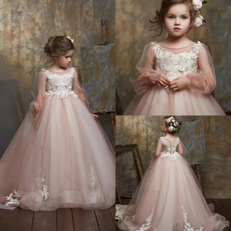 Luxury Beautiful Flowers Girls Pageant Dress Long Sleeves Lace Appliques Kids Prom Gowns Ball Gown Hi-Lo Flower Girls Dress
Luxury Beautiful Flowers Girls Pageant Dress Long Sleeves Lace Appliques Kids Prom Gowns Ball Gown Hi-Lo Flower Girls Dress