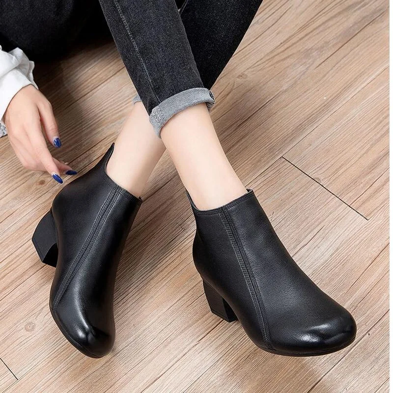New Winter Vintage Genuine Leather Low-Heeled Shoes Woman Zipper High Heels Ankle Boots For Women Booties warm cotton shoes
New Winter Vintage Genuine Leather Low-Heeled Shoes Woman Zipper High Heels Ankle Boots For Women Booties warm cotton shoes