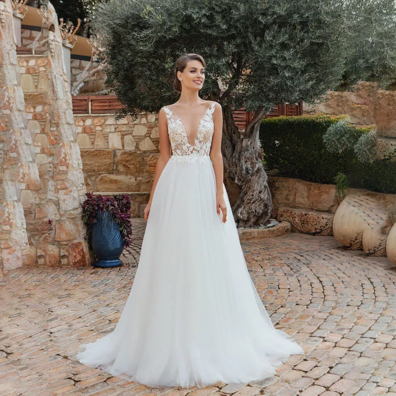 Sexy White Tulle Wedding Dresses A-Line Deep V-Neck Custom Made Bridal Gonws Backlless 2022 Beach Dress
Sexy White Tulle Wedding Dresses A-Line Deep V-Neck Custom Made Bridal Gonws Backlless 2022 Beach Dress