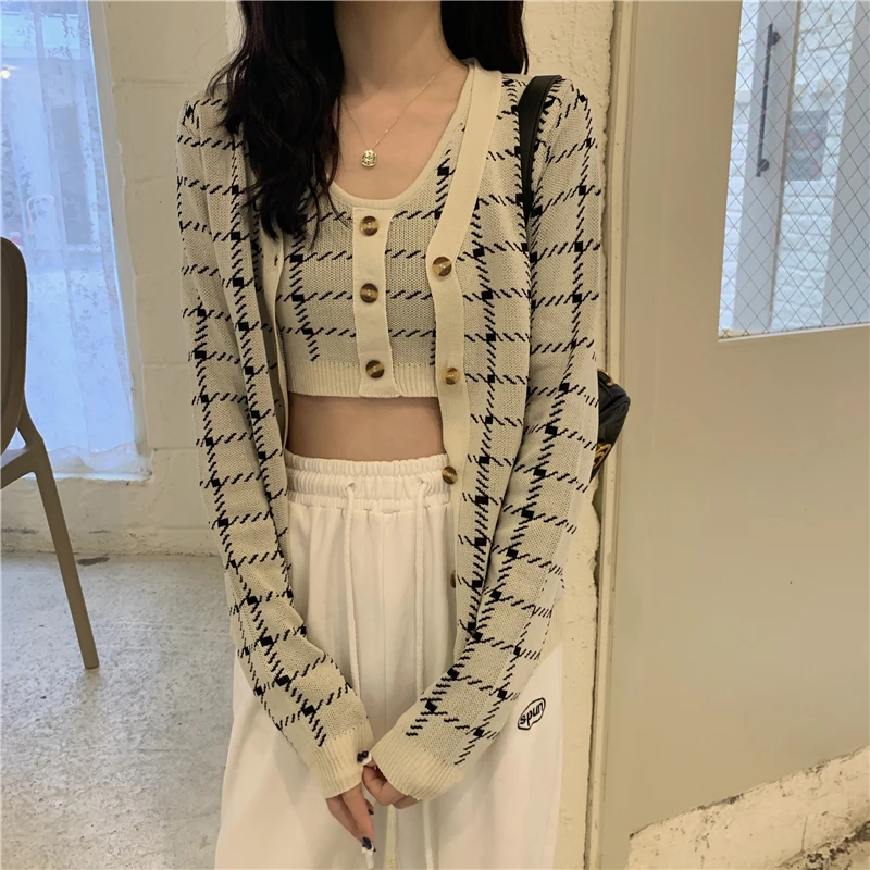 Women's Sexy Two Piece Outfits Plaid V-Neck Single Breasted Knitted Cardigan Cropped Knitting Vest Matching Sets Autumn Spring
Women's Sexy Two Piece Outfits Plaid V-Neck Single Breasted Knitted Cardigan Cropped Knitting Vest Matching Sets Autumn Spring