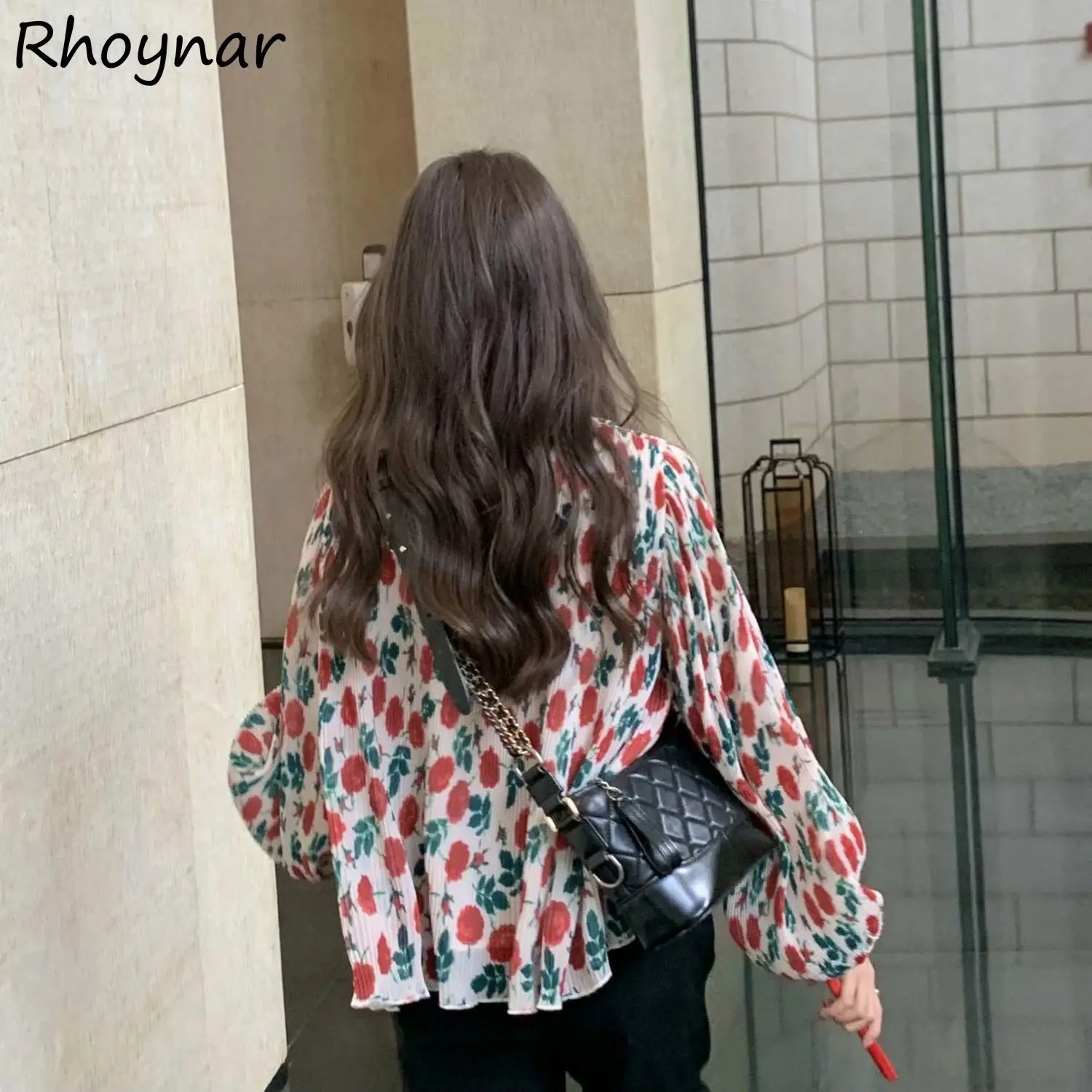 Blouses Women Sun-proof Summer French Floral Loose V-neck Daily All-match Tender Harajuku Casual New Design Female Fashion Soft
Blouses Women Sun-proof Summer French Floral Loose V-neck Daily All-match Tender Harajuku Casual New Design Female Fashion Soft