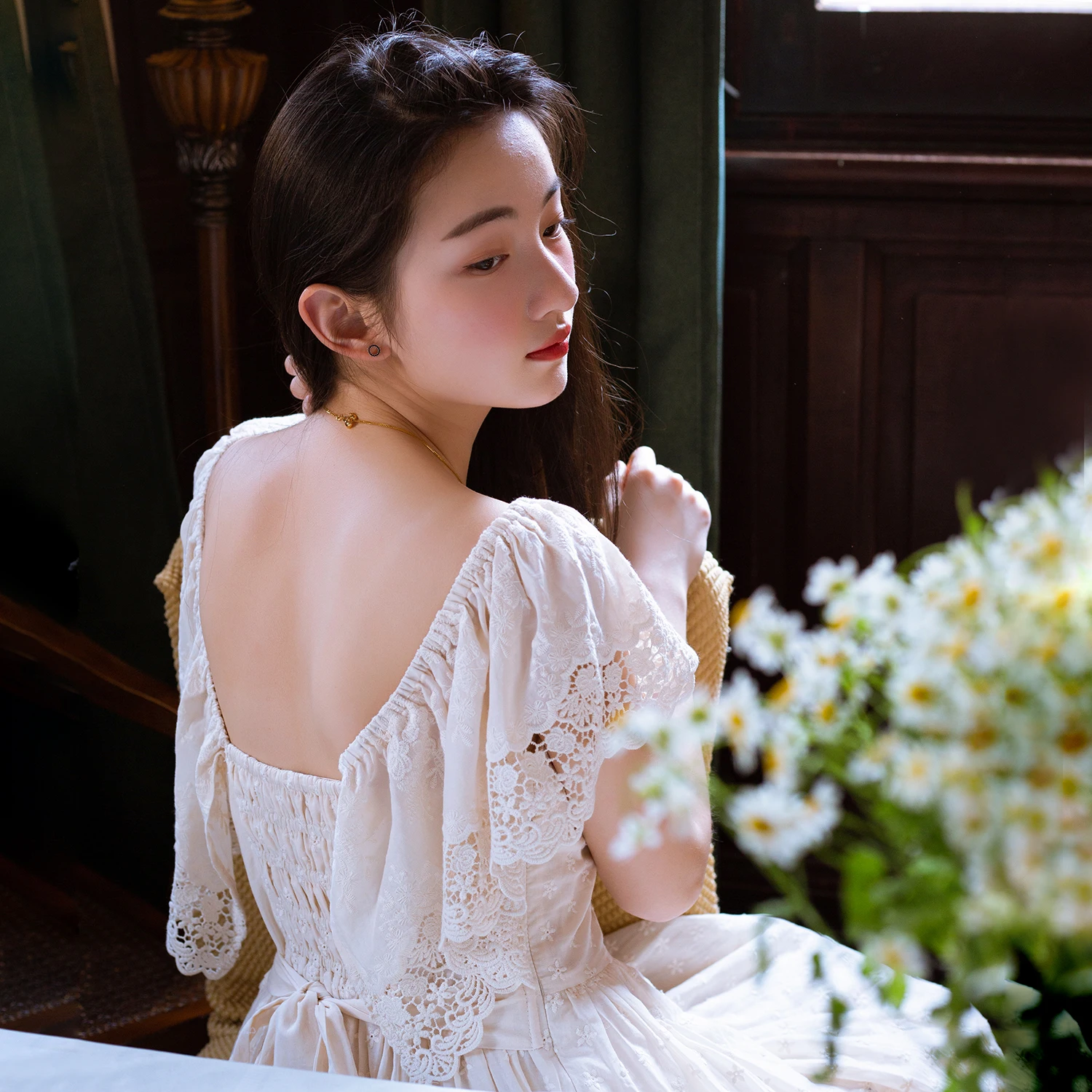 LYNETTE'S CHINOISERIE Summer Original Design Women High Quality Europe Vintage Royal Style Flowing Cotton Lace Maxi Dresses
LYNETTE'S CHINOISERIE Summer Original Design Women High Quality Europe Vintage Royal Style Flowing Cotton Lace Maxi Dresses