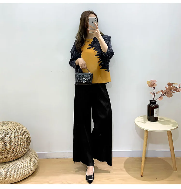 HOT SELLING Miyake fashion o-neck fold in print three quarter T-shirt IN STOCK
HOT SELLING Miyake fashion o-neck fold in print three quarter T-shirt IN STOCK