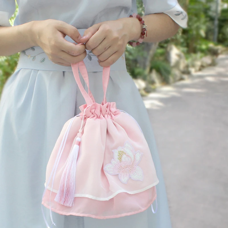 Ethnic Style Bag Double-layer Chiffon Temperament Hanfu Shoulder Bag Fashion Embroidery Mobile Phone Makeup Storage Handbag New
Ethnic Style Bag Double-layer Chiffon Temperament Hanfu Shoulder Bag Fashion Embroidery Mobile Phone Makeup Storage Handbag New