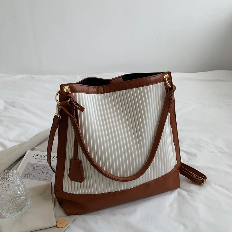 2021 large capacity retro shoulder bag handbag women high quality PU leather ladies fashion messenger bag ladies messenger bag
2021 large capacity retro shoulder bag handbag women high quality PU leather ladies fashion messenger bag ladies messenger bag
