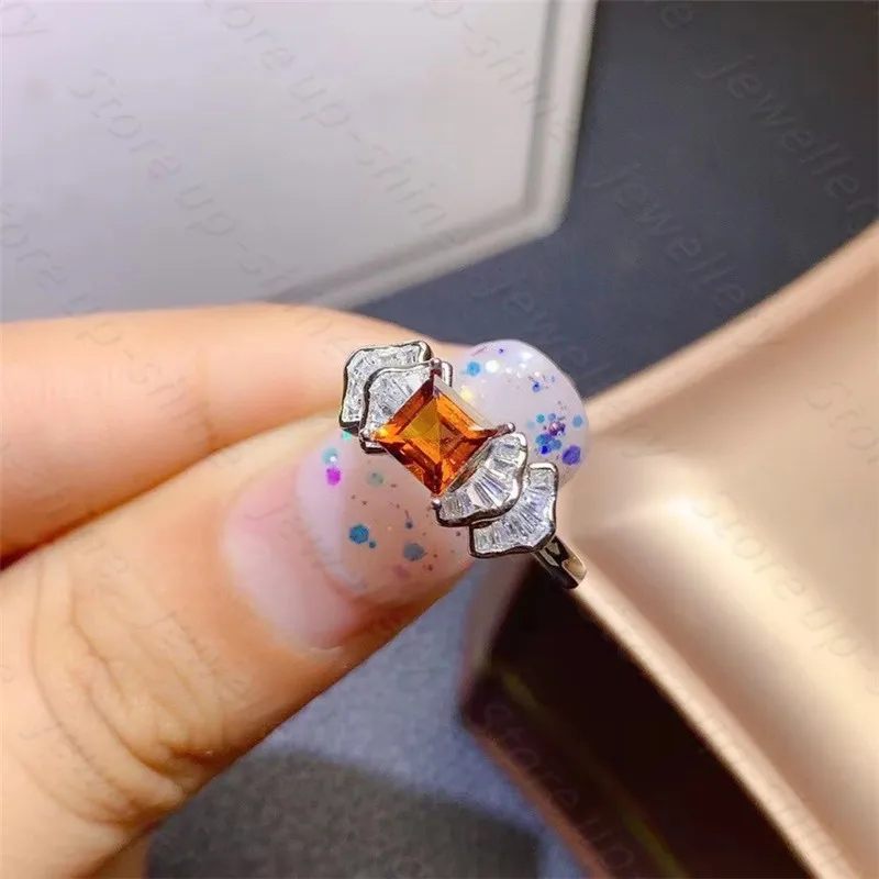 Natural Fanta Garnet Ring 925 Silver Women's Ring Simple Atmosphere Super Beautiful
Natural Fanta Garnet Ring 925 Silver Women's Ring Simple Atmosphere Super Beautiful