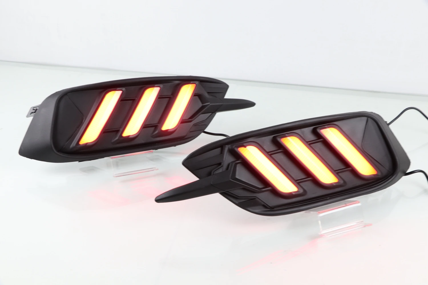 For Honda Civci Sedan 2016-2018 LED Rear Bumper Fog Lamp Diffuser Side Reflector Brake Light Signal Reflective Indicator Bulb
For Honda Civci Sedan 2016-2018 LED Rear Bumper Fog Lamp Diffuser Side Reflector Brake Light Signal Reflective Indicator Bulb