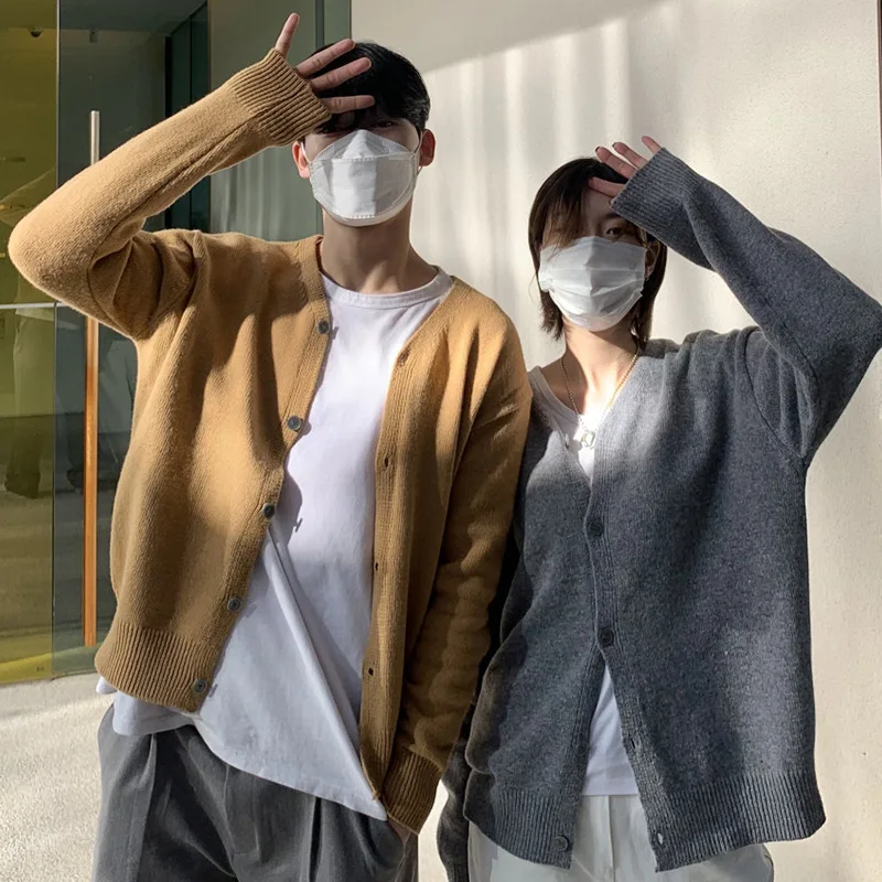 Autumn couple cardigan sweater men and women Hong Kong fashion brand ins youth college wind sweater coat loose
Autumn couple cardigan sweater men and women Hong Kong fashion brand ins youth college wind sweater coat loose