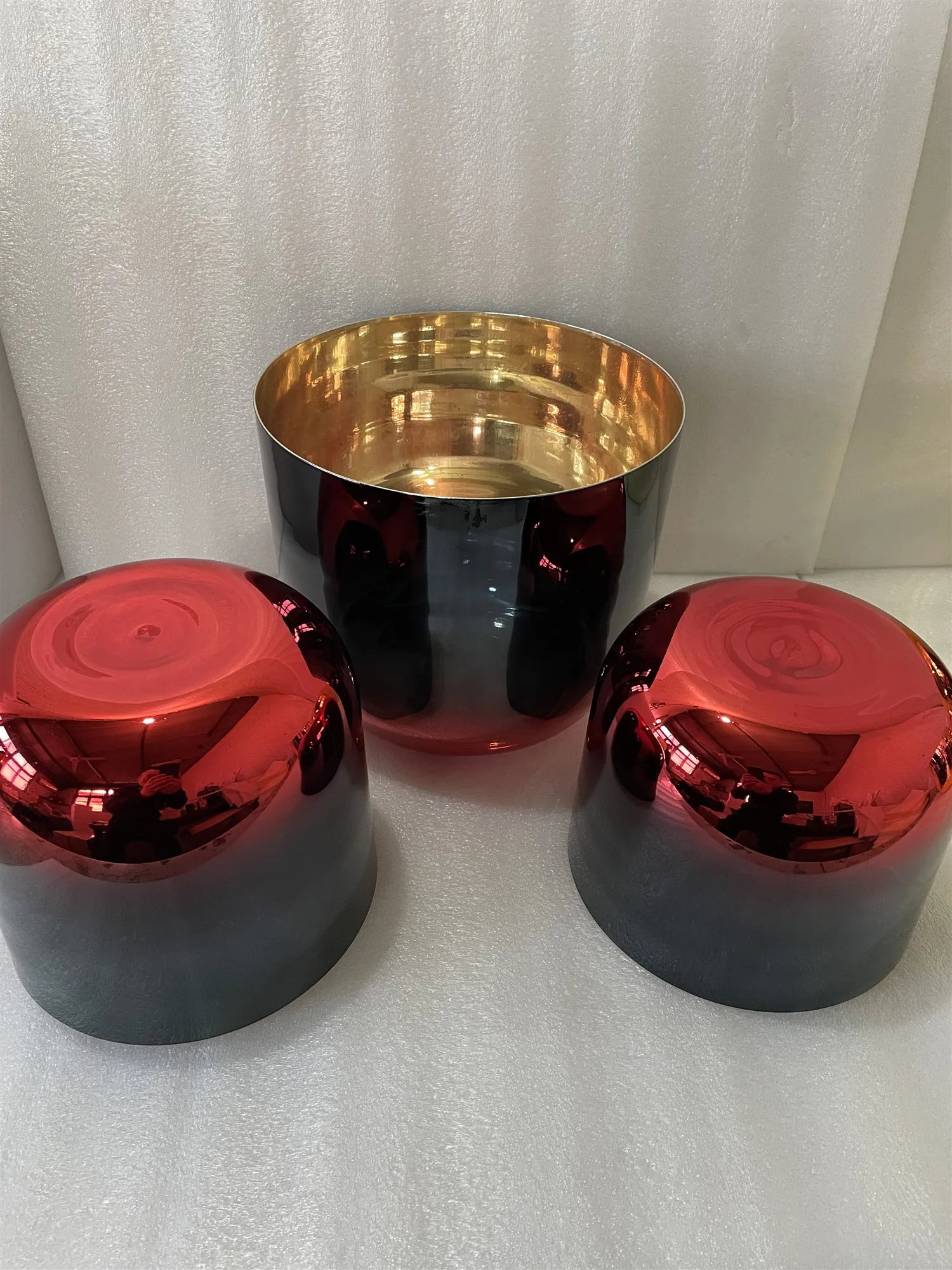 1 pc Crystal singing bowl mixed black and red color 2nd octave G note about 9.0" 432Hz throat chakras for sound healing.
1 pc Crystal singing bowl mixed black and red color 2nd octave G note about 9.0" 432Hz throat chakras for sound healing.