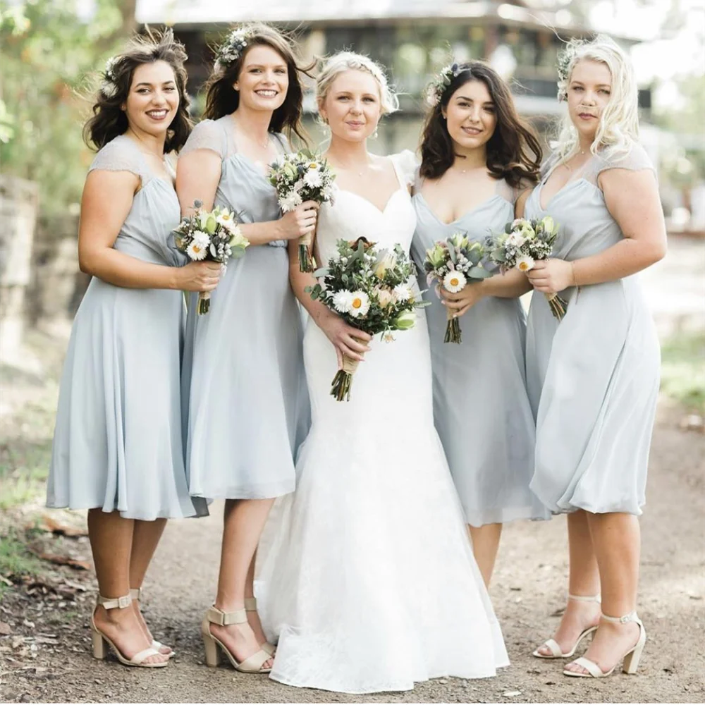 Bridesmaid Dress A-Line V-Neck Cap Sleeve Lace Pleat Tulle Backless Knee Length Wedding Party Gowns Custom Made New Arrivals
Bridesmaid Dress A-Line V-Neck Cap Sleeve Lace Pleat Tulle Backless Knee Length Wedding Party Gowns Custom Made New Arrivals