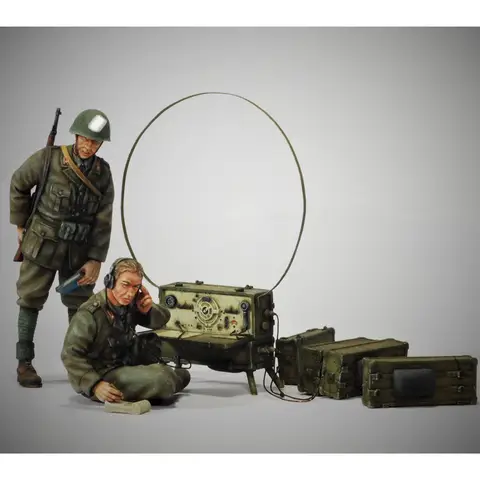 1/35 Resin Model Figure GK, Two People and the Radio, Unassembled and Unpainted Kit