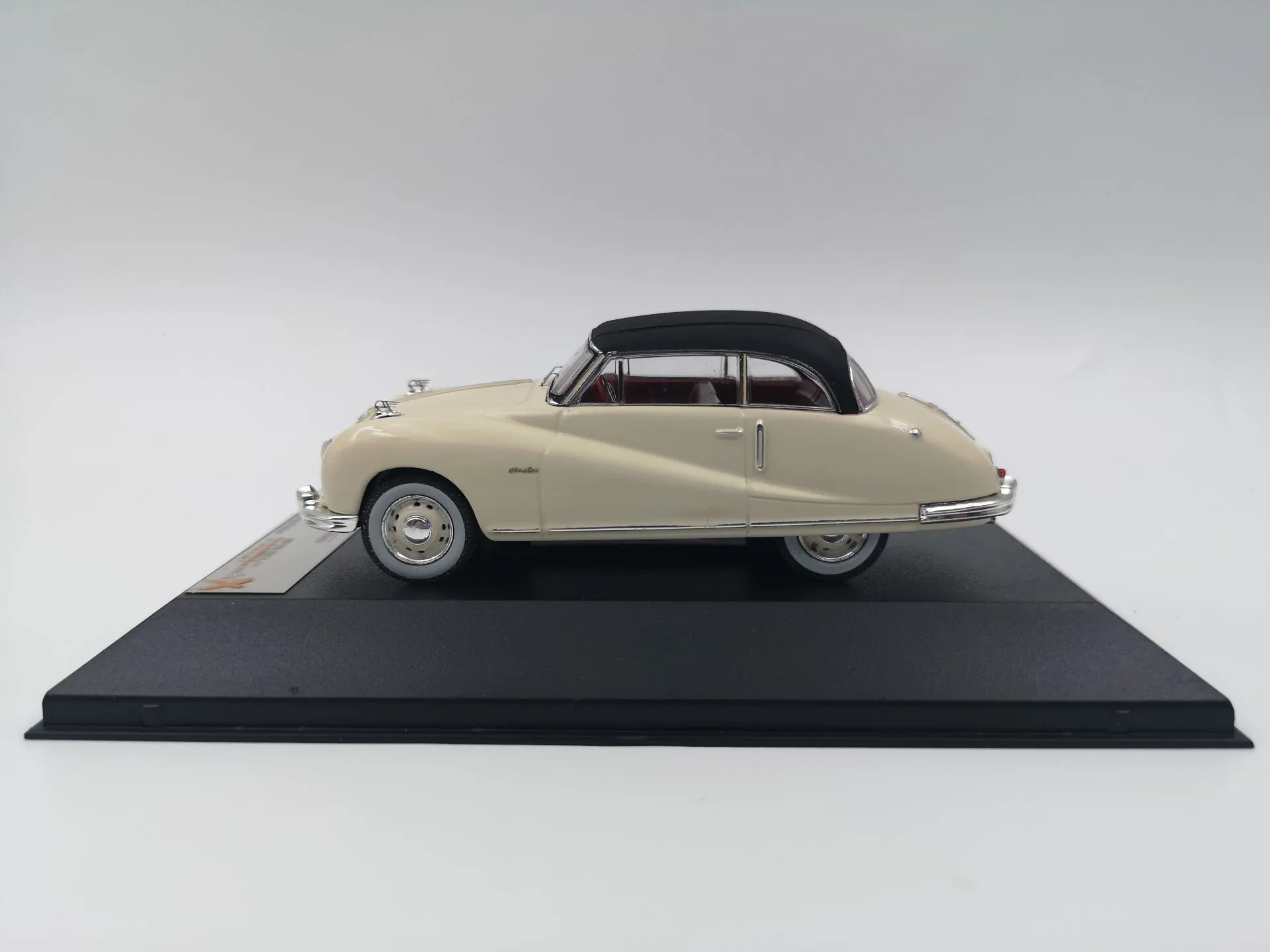 Модель автомобиля из литого металлического сплава 1/43 Aston, модель для дома, коллекционные игрушки для детей, 1950
Модель автомобиля из литого металлического сплава 1/43 Aston, модель для дома, коллекционные игрушки для детей, 1950