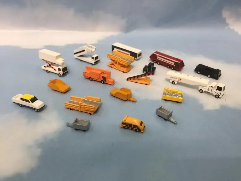 1/400 New Special Die Casting Plastic Airport Car Home Collection Scene Model Toys For Children
1/400 New Special Die Casting Plastic Airport Car Home Collection Scene Model Toys For Children