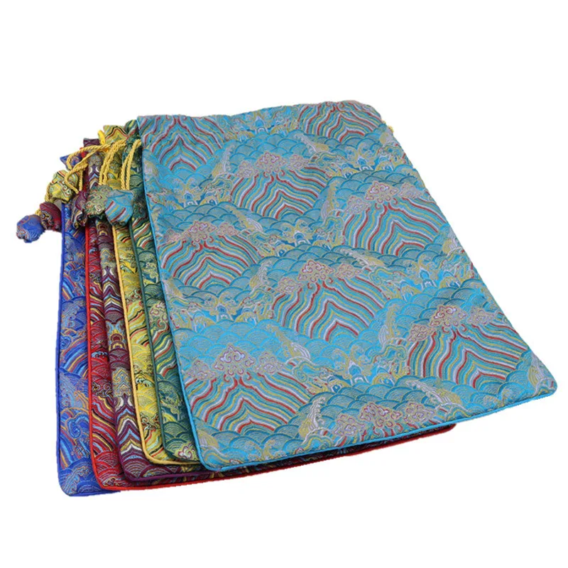 10pcs Vintage Extra Large Chinese Silk Brocade Pouches Luxury Thick Seawater Drawstring Gift Packaging Bags Travel Shoe Covers
10pcs Vintage Extra Large Chinese Silk Brocade Pouches Luxury Thick Seawater Drawstring Gift Packaging Bags Travel Shoe Covers