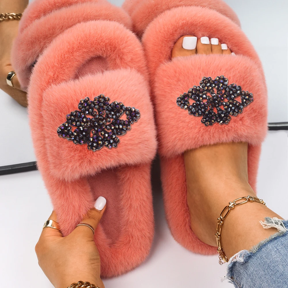 Fluffy Women's Faux Fur Slides Slippers Black Rhinestone Designer Fur Sandals Flip Flops Flats Shining Home Warm Shoes
Fluffy Women's Faux Fur Slides Slippers Black Rhinestone Designer Fur Sandals Flip Flops Flats Shining Home Warm Shoes