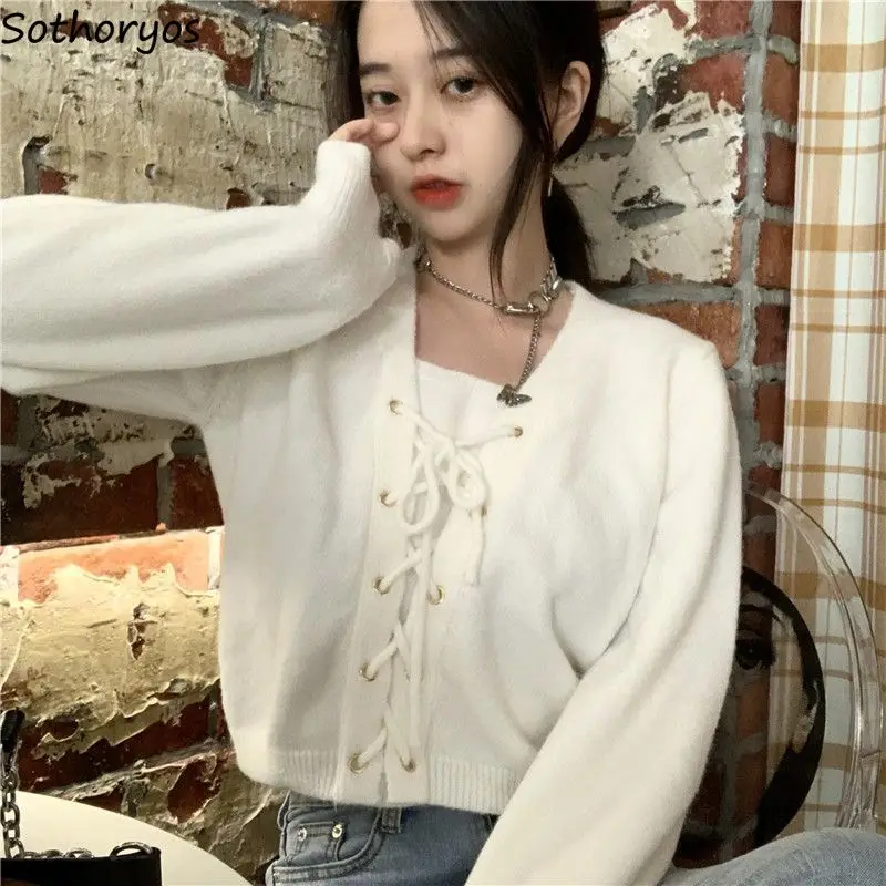 Women White Cardigan Solid V-neck Crop Tops Spring Autumn Casual Outwear Belt Female Elegant Simple Sweet Sweater Knitted Trendy
Women White Cardigan Solid V-neck Crop Tops Spring Autumn Casual Outwear Belt Female Elegant Simple Sweet Sweater Knitted Trendy