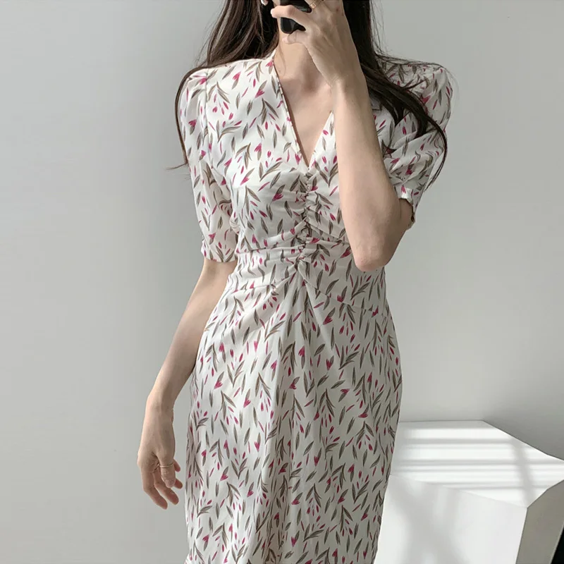 Chic Korean Printed Long Dress Elegant Women V neck Mermaid Dress Summer Casual Short Sleeve Ladies Holiday Slim Dress
Chic Korean Printed Long Dress Elegant Women V neck Mermaid Dress Summer Casual Short Sleeve Ladies Holiday Slim Dress