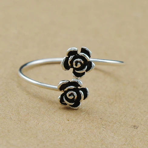 Женские открытые кольца из стерлингового серебра 925 пробы с розами, гипоаллергенные модные ювелирные изделия из стерлингового серебра для девушек
Женские открытые кольца из стерлингового серебра 925 пробы с розами, гипоаллергенные модные ювелирные изделия из стерлингового серебра для девушек