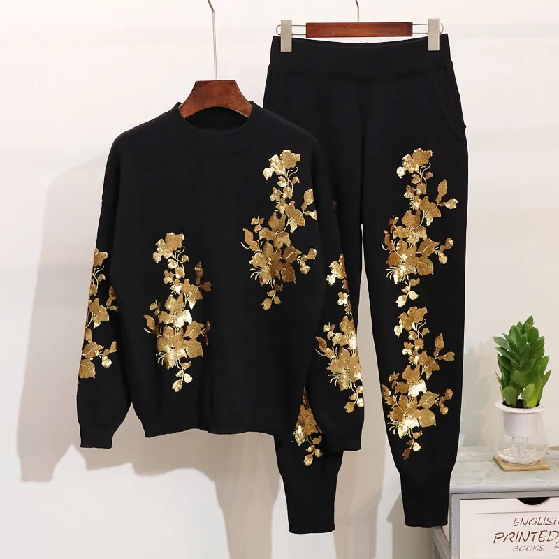 Sports Casual Suit Women Autumn Winter New Print Embroidery Knit Suit Fashion Long Sleeve Sweater Top And Harem Pants 2Piece Set
Sports Casual Suit Women Autumn Winter New Print Embroidery Knit Suit Fashion Long Sleeve Sweater Top And Harem Pants 2Piece Set