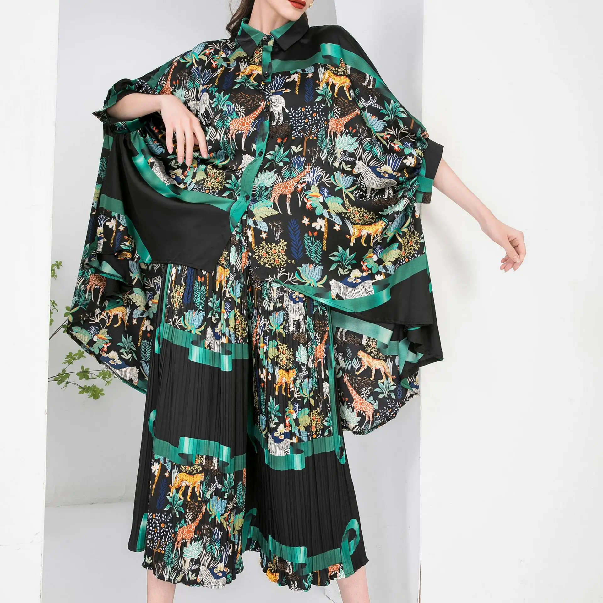 Female new summer plus size satin texture personalized printing loose bat-sleeve pleated versatile wide-leg pants two piece set
Female new summer plus size satin texture personalized printing loose bat-sleeve pleated versatile wide-leg pants two piece set