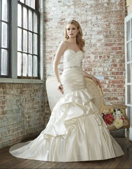 casamento crystal vestido de noiva renda 2025 new fashionable satin sweetheart mermaid wedding dress bridal gown drop shipping
casamento crystal vestido de noiva renda 2025 new fashionable satin sweetheart mermaid wedding dress bridal gown drop shipping