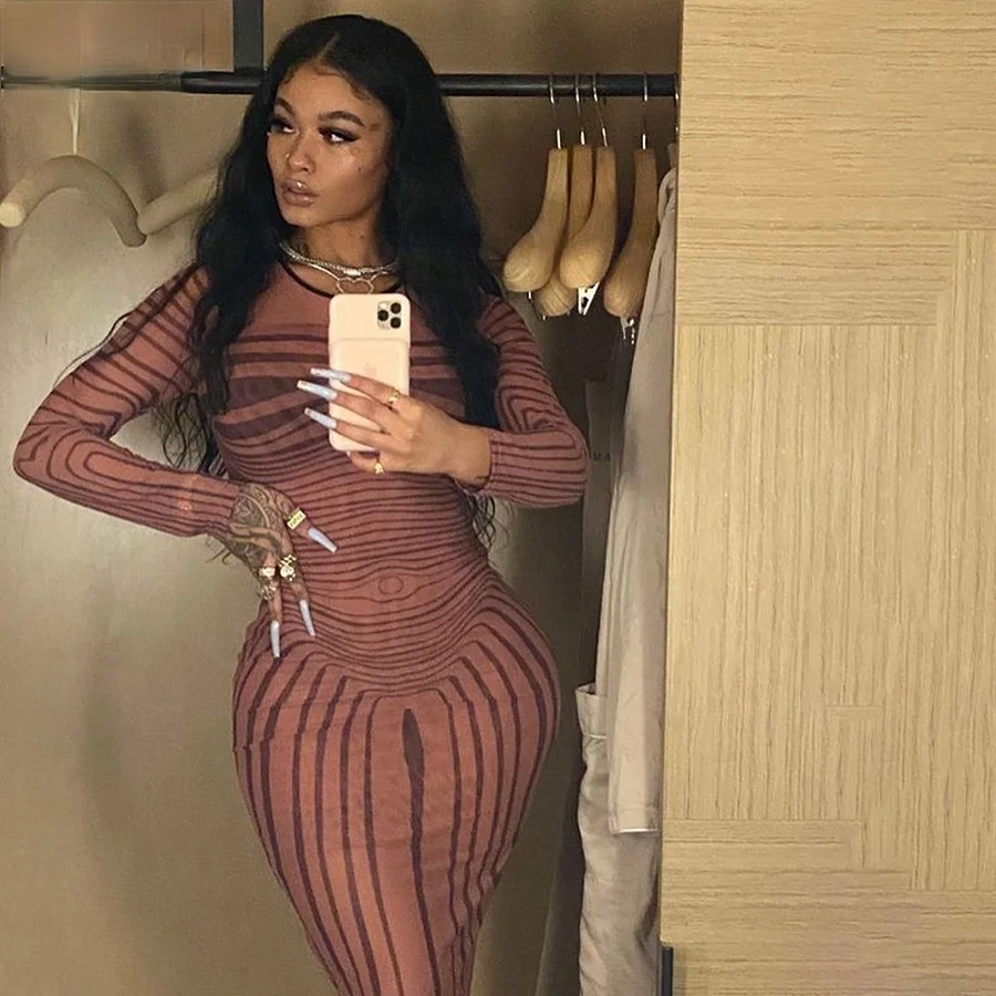 Printed Women Skinny Maxi Dresses Long Sleeve O-Neck Spring 2021 Casual Street Style Bodycon Dress Female Clothing Hot
Printed Women Skinny Maxi Dresses Long Sleeve O-Neck Spring 2021 Casual Street Style Bodycon Dress Female Clothing Hot
