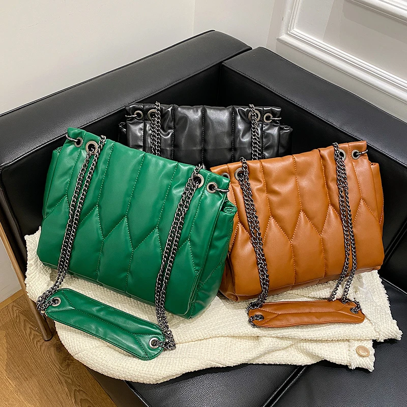 Fashion Quilted Padded Shoulder Bag Designer Women Handbag Luxury Chains Pu Leather Space Cotton Crossbody Bags Large Tote 2022
Fashion Quilted Padded Shoulder Bag Designer Women Handbag Luxury Chains Pu Leather Space Cotton Crossbody Bags Large Tote 2022