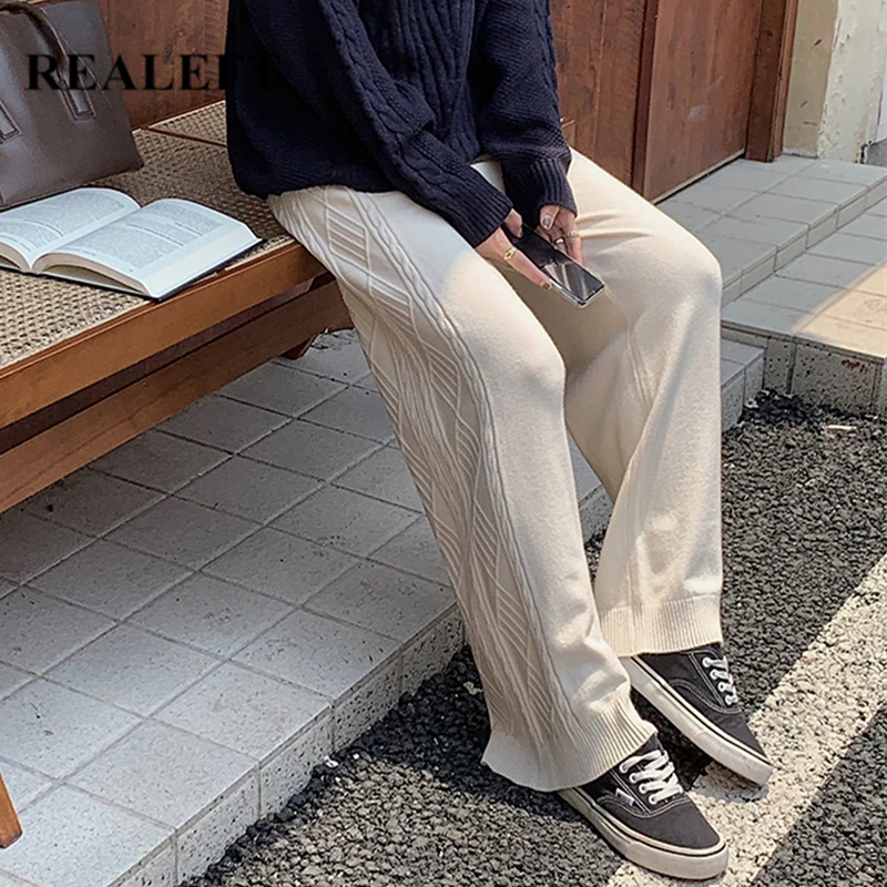 REALEFT Autumn Winter Knitting Women Trousers 2021 New Vintage High Waist Lace Up Knitted Solid Warm Lady Wide Leg Pants Female
REALEFT Autumn Winter Knitting Women Trousers 2021 New Vintage High Waist Lace Up Knitted Solid Warm Lady Wide Leg Pants Female