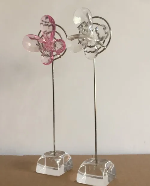 (20 Pieces/lot) Pink and White Wedding Gifts of Crystal Butterfly Place Card Holders For Photo Holder and Party decorations
(20 Pieces/lot) Pink and White Wedding Gifts of Crystal Butterfly Place Card Holders For Photo Holder and Party decorations