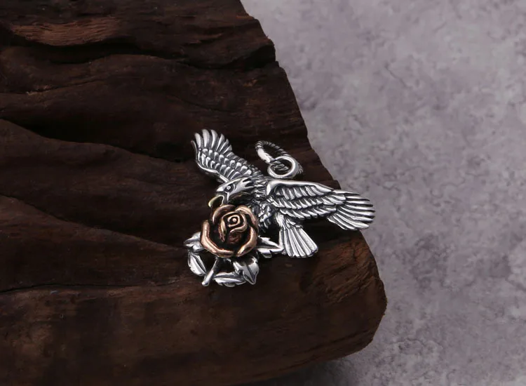 S925 sterling silver jewelry Thai silver men and women classic retro fashion popular personality eagle pendant
S925 sterling silver jewelry Thai silver men and women classic retro fashion popular personality eagle pendant