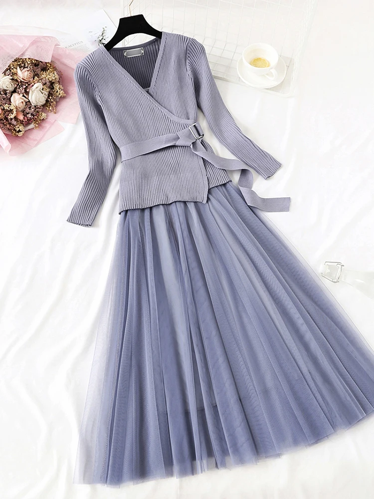 2020 new knitted dress, elegant autumn and winter long-sleeved sweater mesh patchwork female dress, office casual long dress
2020 new knitted dress, elegant autumn and winter long-sleeved sweater mesh patchwork female dress, office casual long dress