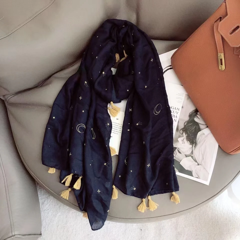 2021 Fashion Starry Sky Print Tassel Scarf Shawls Long Beautiful Universe Pattern Soft Beach Hijab Wrap Free Shipping
2021 Fashion Starry Sky Print Tassel Scarf Shawls Long Beautiful Universe Pattern Soft Beach Hijab Wrap Free Shipping